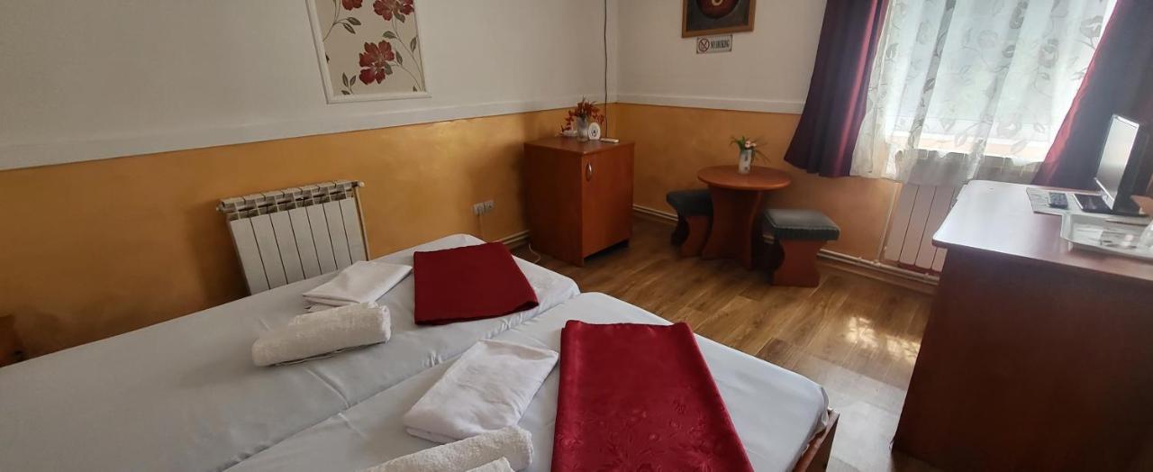 Pensiune Restaurant Arconi Năvodari Esterno foto