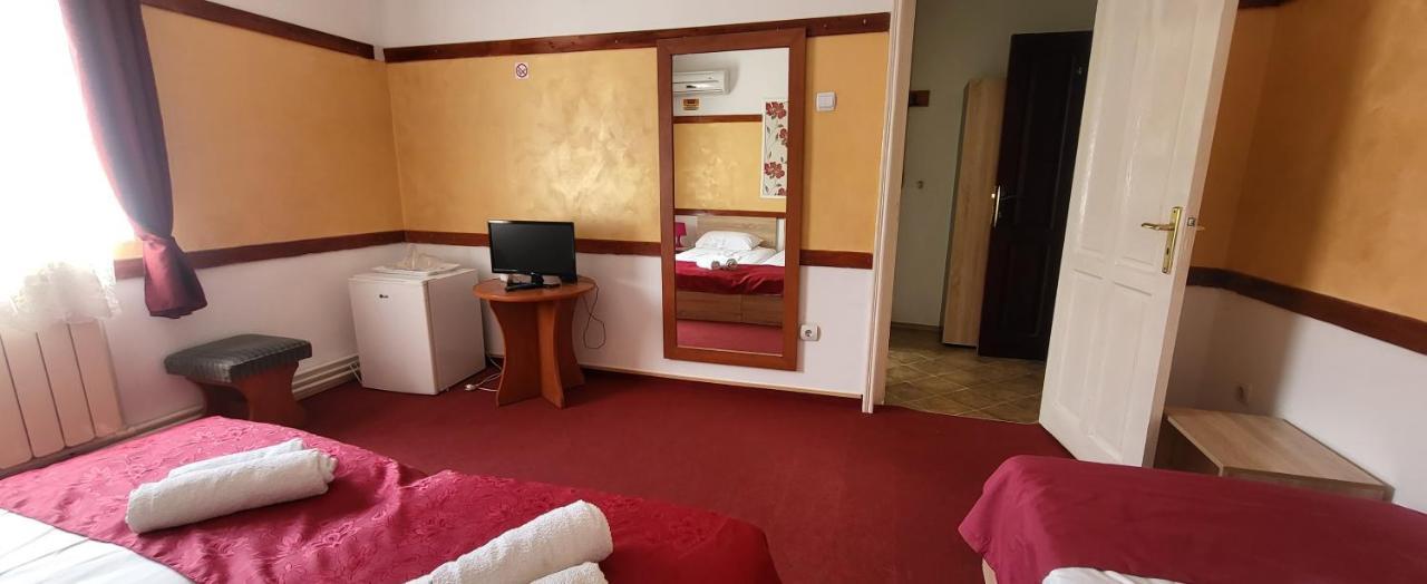 Pensiune Restaurant Arconi Năvodari Esterno foto
