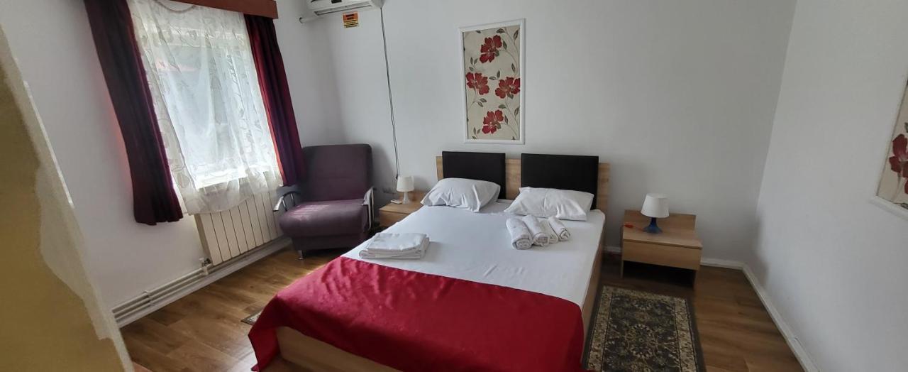 Pensiune Restaurant Arconi Năvodari Esterno foto