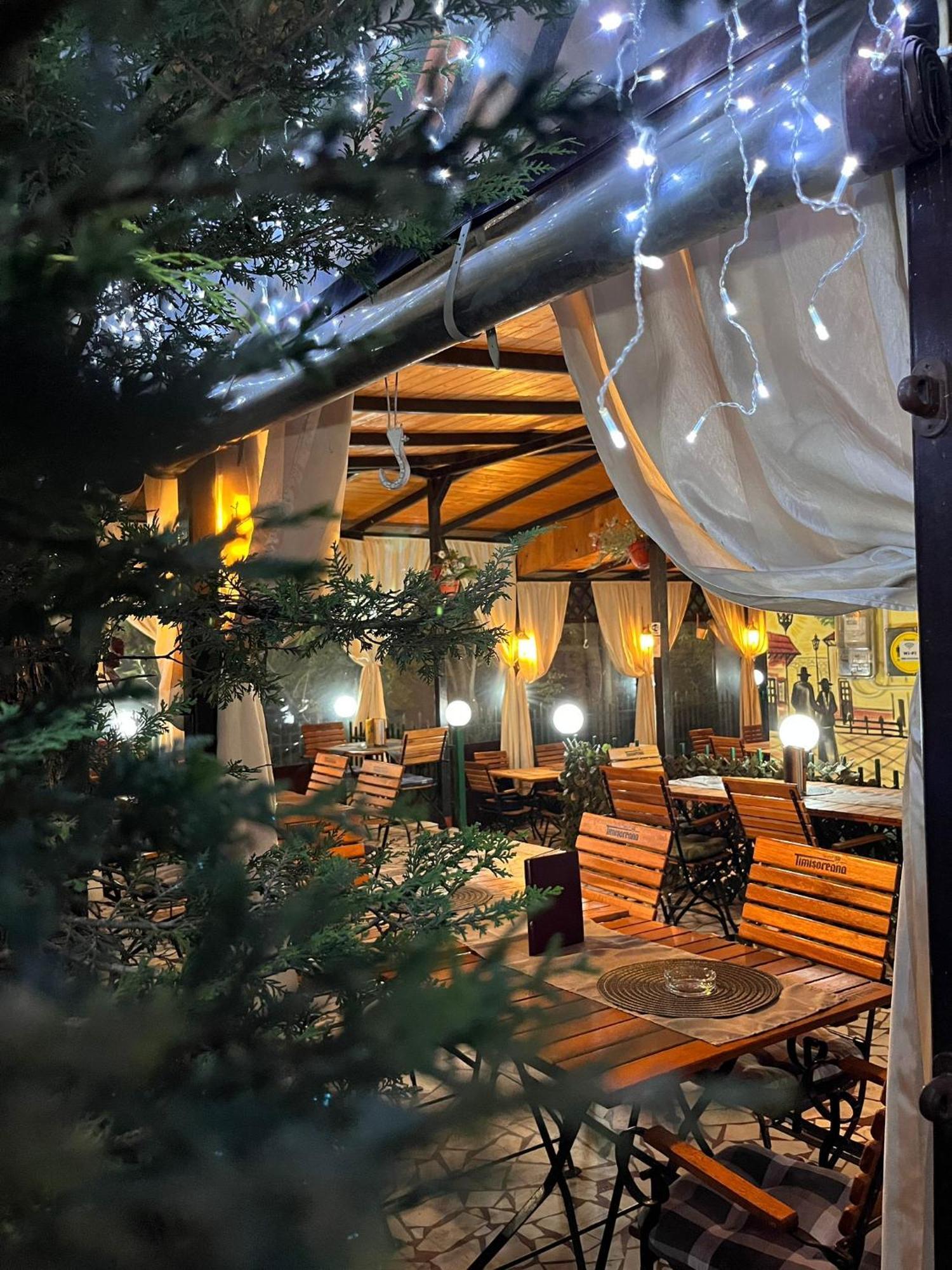 Pensiune Restaurant Arconi Năvodari Esterno foto